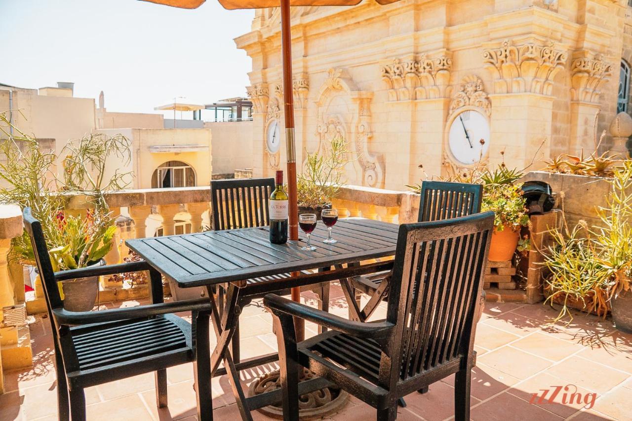 Apartment A Duplex In A Gozo Village Square *